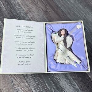 New In Box Ceramic Angel someone special Ornament Wings Gift Hostess HG100